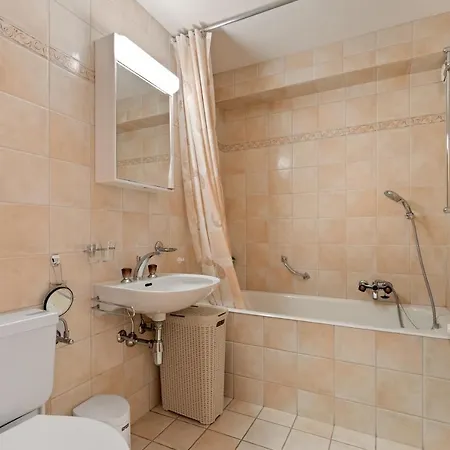 Budget Friendly Fully Equipped 2 Person Apartment *